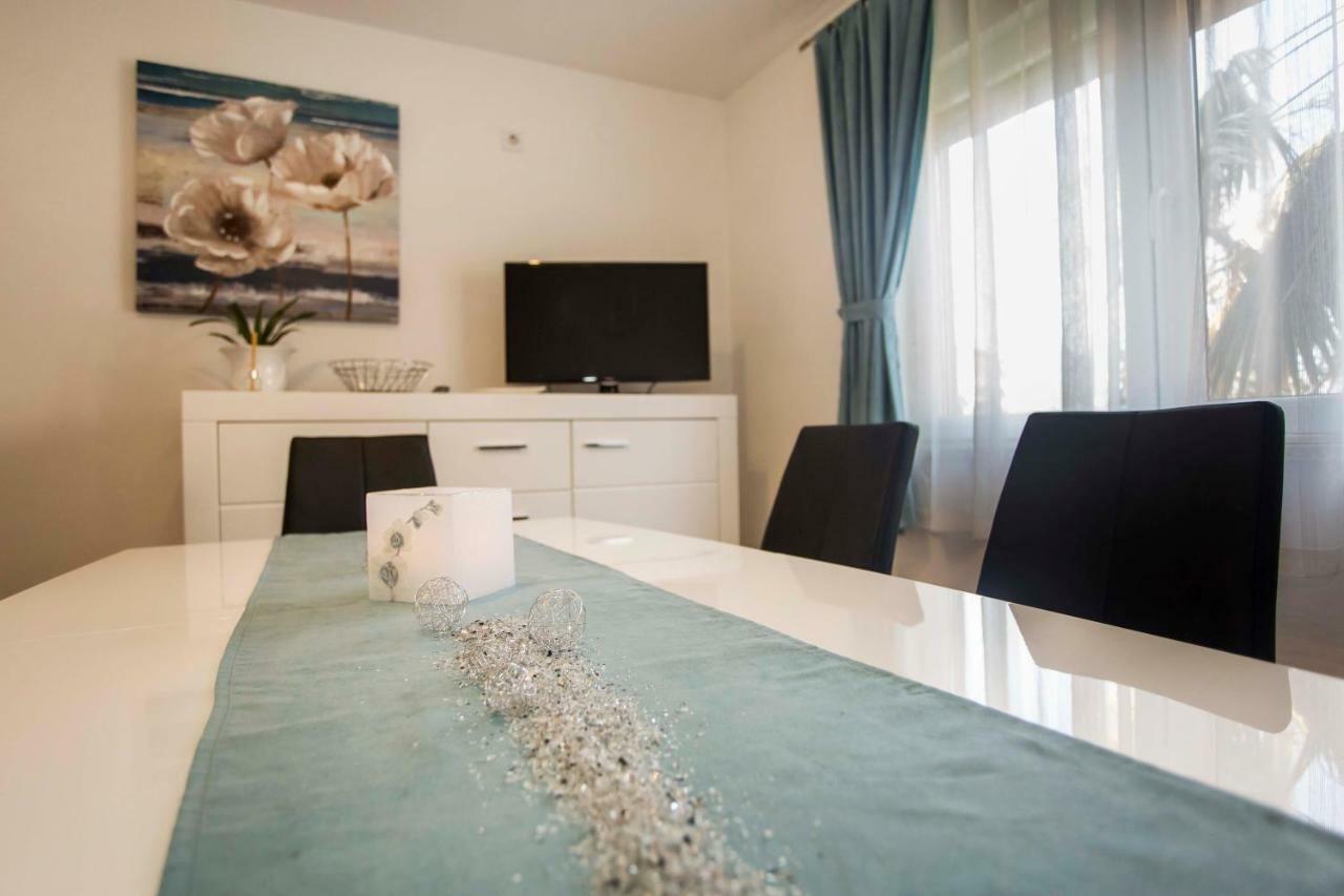 Apartman Barbara Rovigno Esterno foto