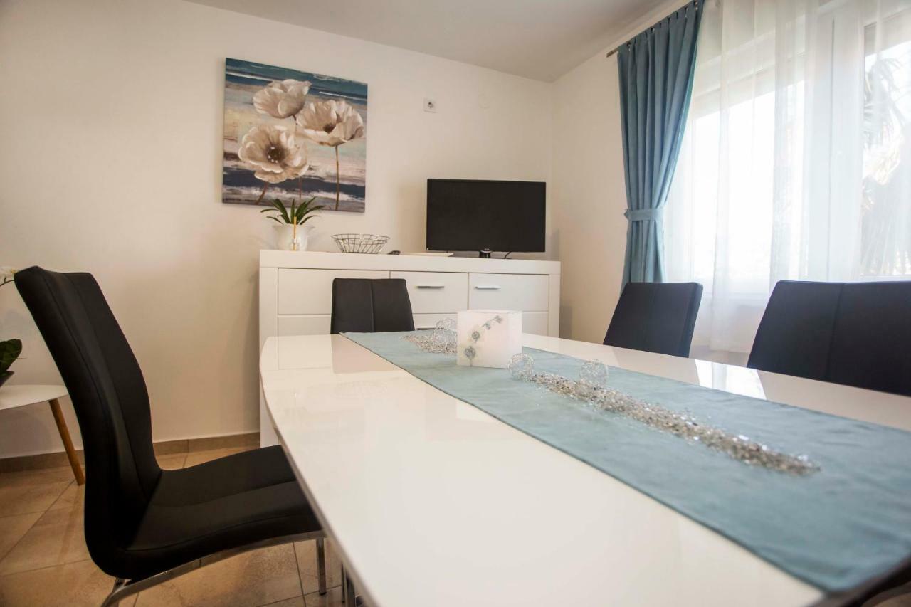 Apartman Barbara Rovigno Esterno foto
