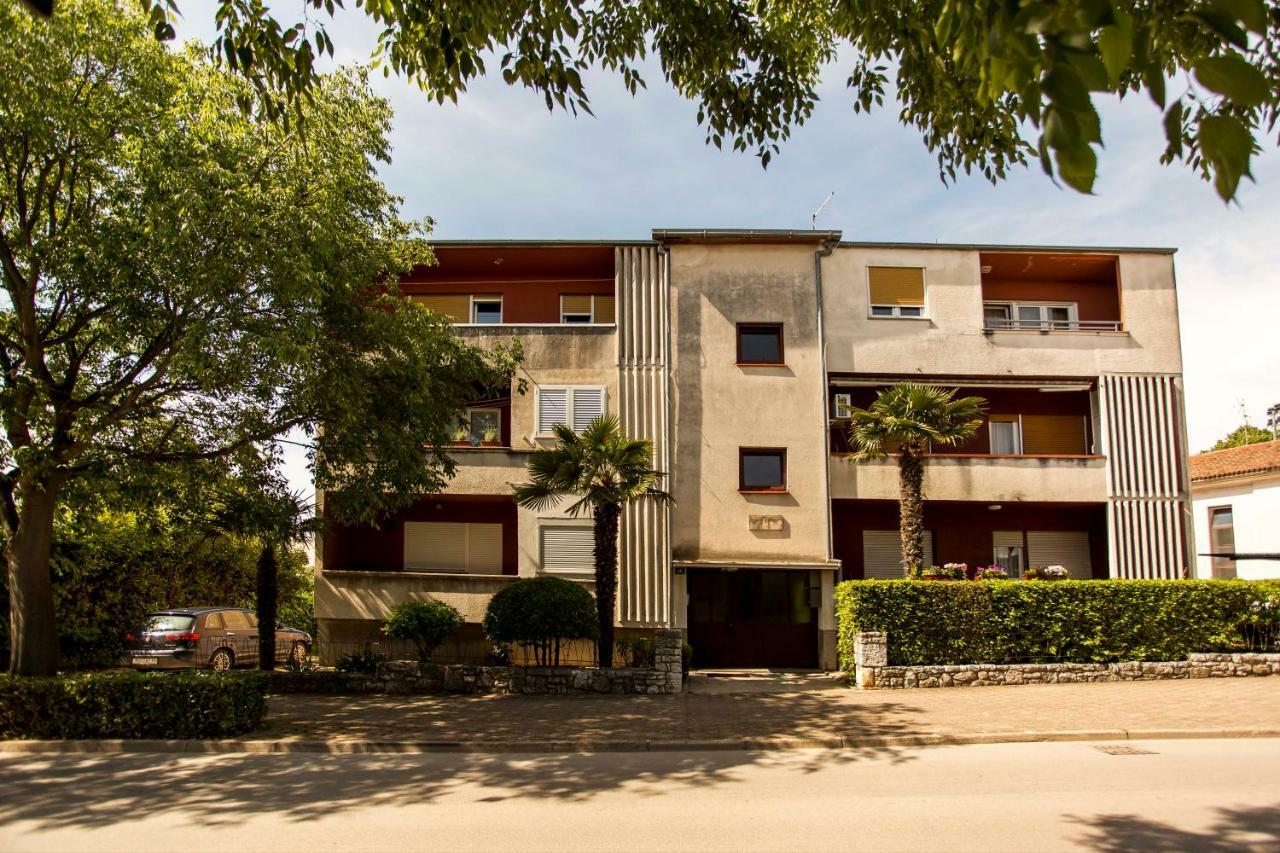 Apartman Barbara Rovigno Esterno foto